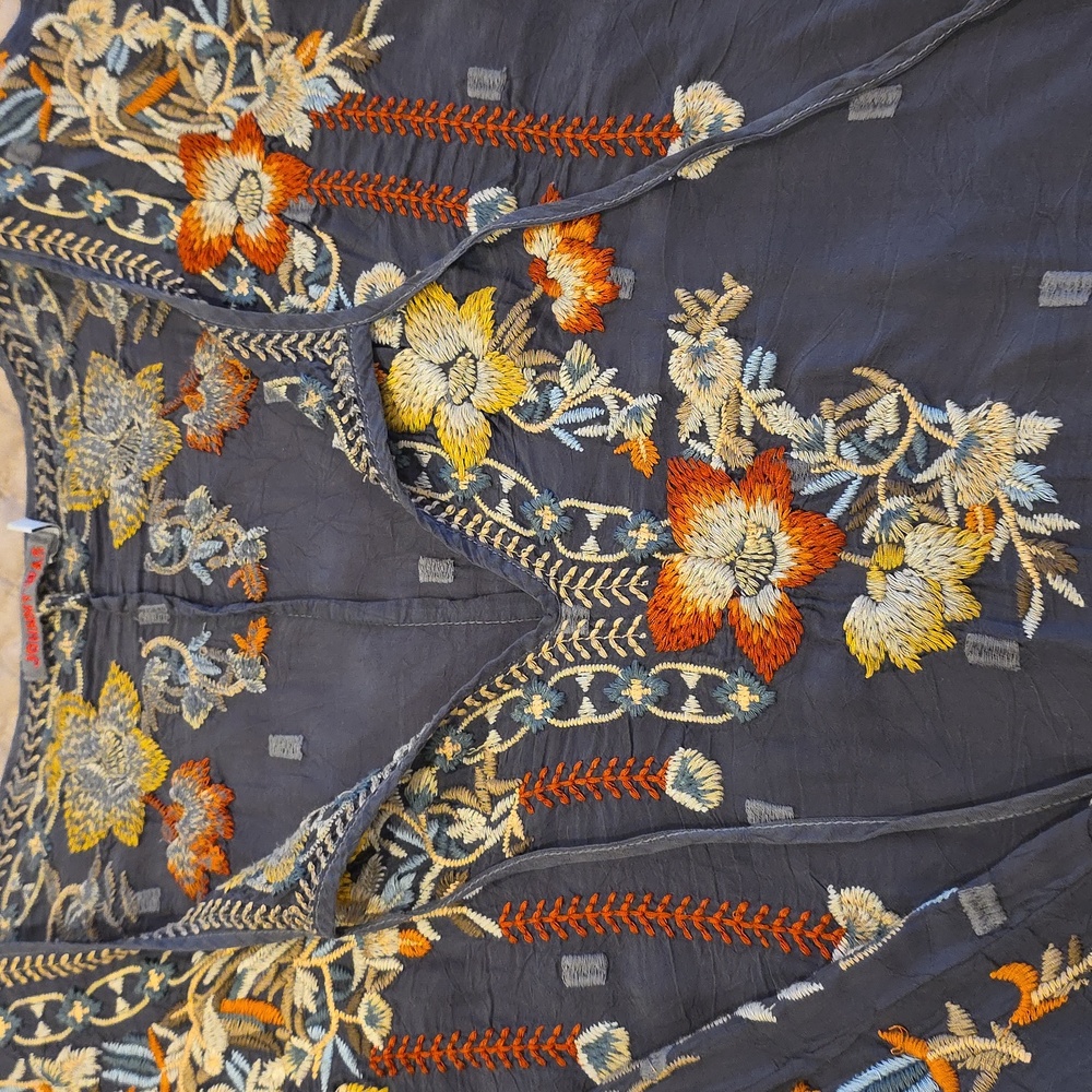 Johnny Was Gray Embroidered V-Neck Tunic - Picture 2 of 5